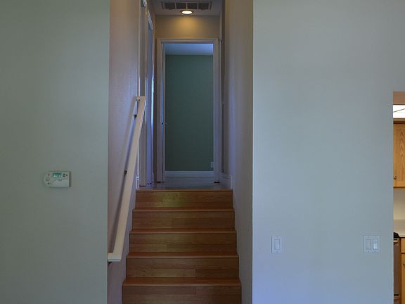 4th image of 1033 Southwood Dr APT T