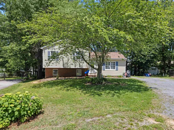 16 Kingston Ct, Stuarts Draft, VA 24477