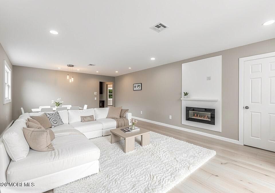 1st image of 13 Pavilion Street