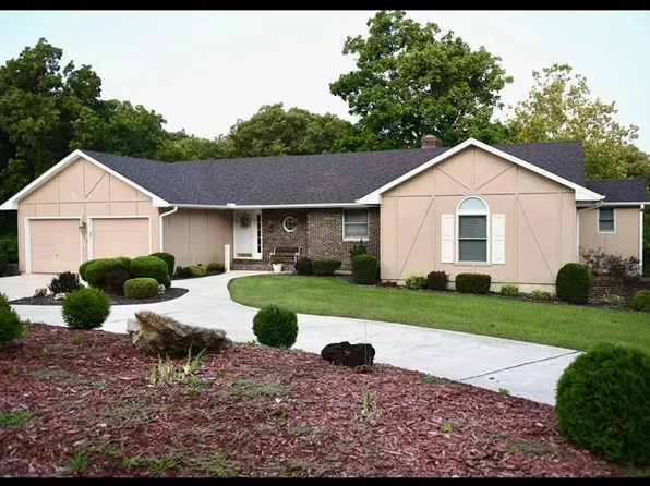 507 Blue Bird Ct, Macon, MO 63552