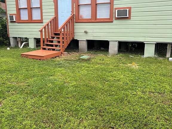 2nd image of 4127 Yale St