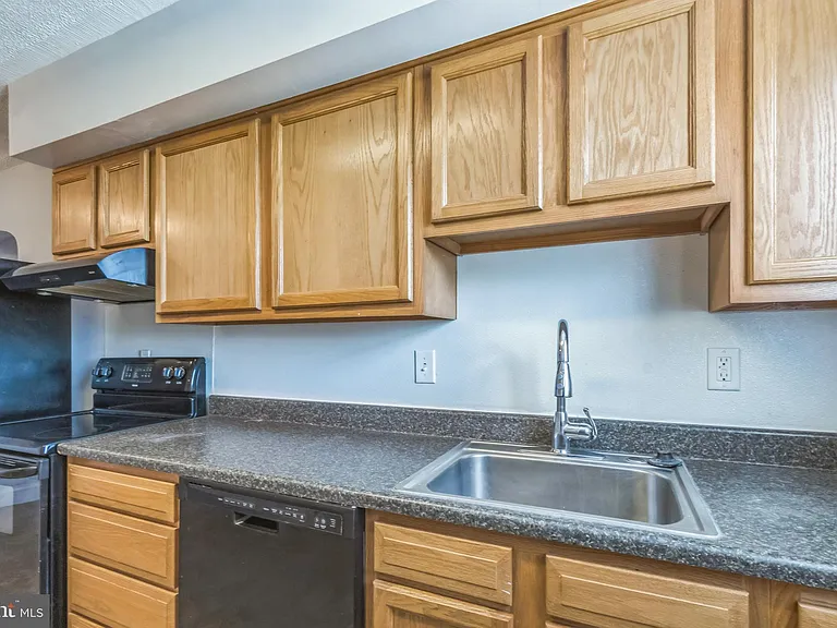 1608 W St SE — Photo 14