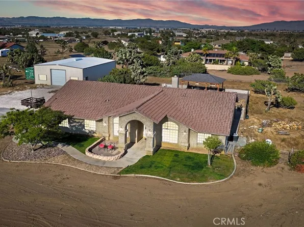 8755 Kittering Rd, Oak Hills, CA 92344