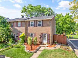 124 W Concord Ct, Sterling, VA 20164