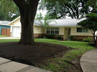 5702 Hewitt Dr, Houston, TX 77092
