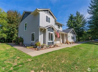 135 Salmon Run Ln, Onalaska, WA 98570