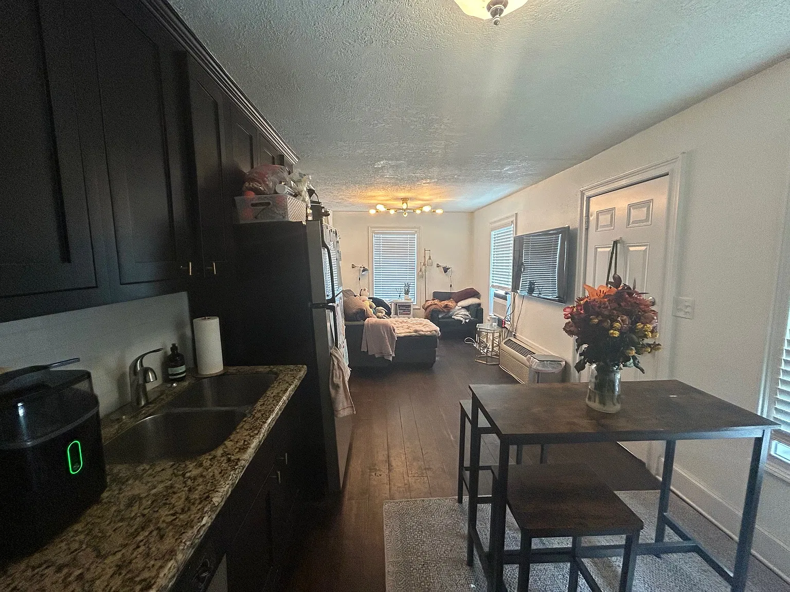 214 Montclair - 1 — Photo 3
