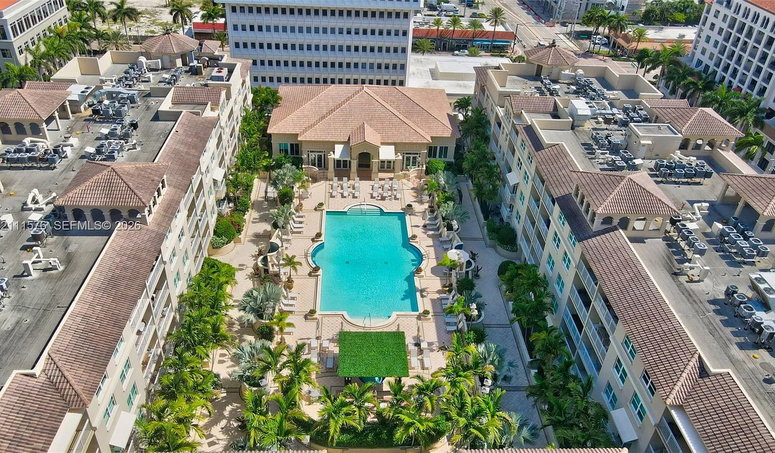 Palmetto Place Condo — Photo 1
