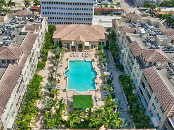 99 SE Mizner Blvd APT 821, Boca Raton, FL 33432