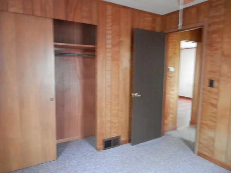 416 Zessin St — Photo 14