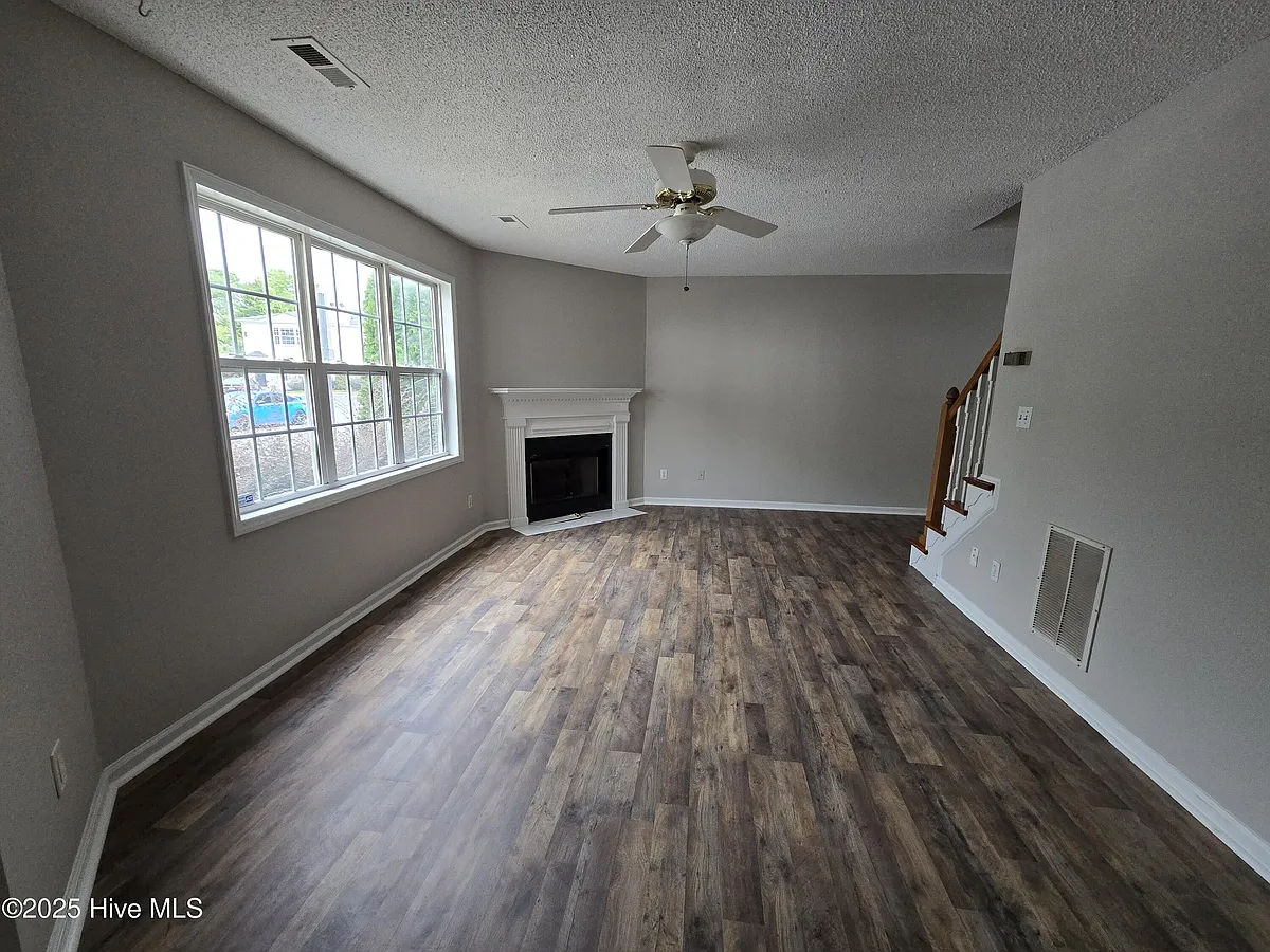 Building Photo - 1015 Spring Forest Rd #F5