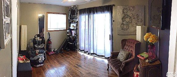 3rd image of 25 E Seaman Ave