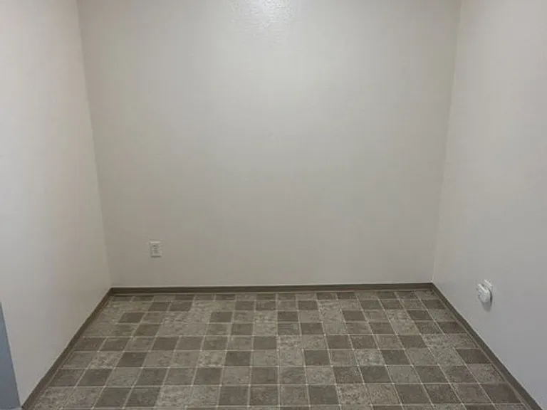 2408 Grand AVE Everett, WA 98021 — Photo 9