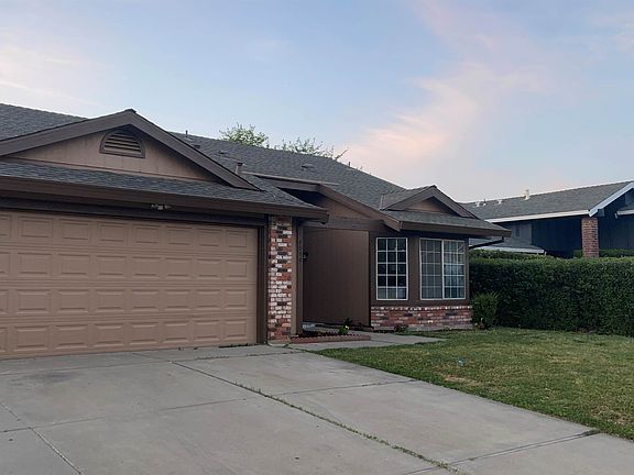 3rd image of 4059 De La Vina Way
