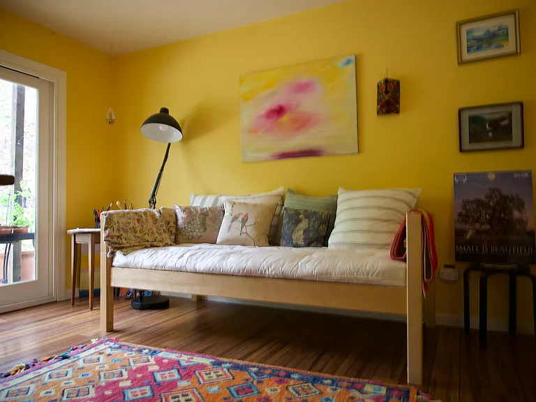 3rd bedroom - day bed