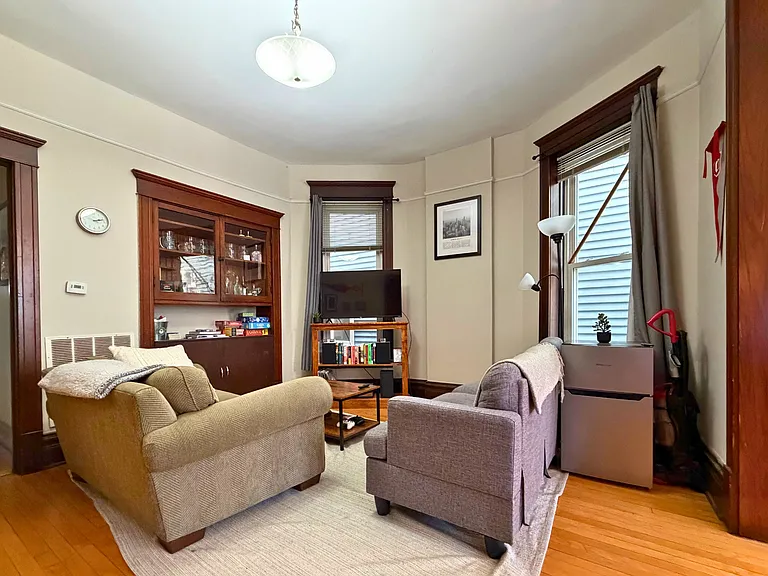1016 W Oakdale Ave #1 — Photo 4