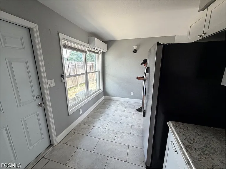703 Joel Blvd — Photo 9