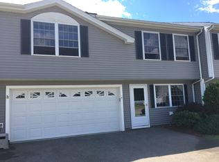 5 Bruins Ln, Raymond, NH 03077