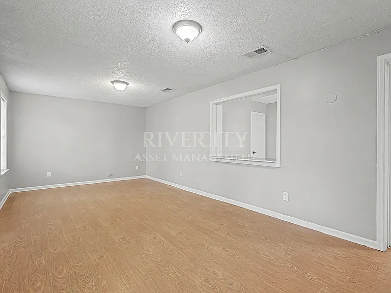 4064 Chippewa Rd — Photo 18