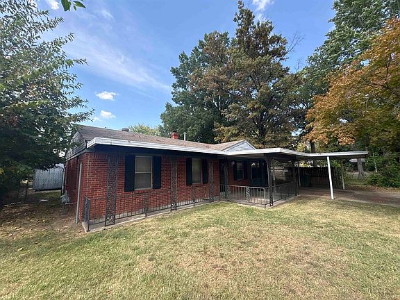 3rd image of 1693 Merrycrest Dr