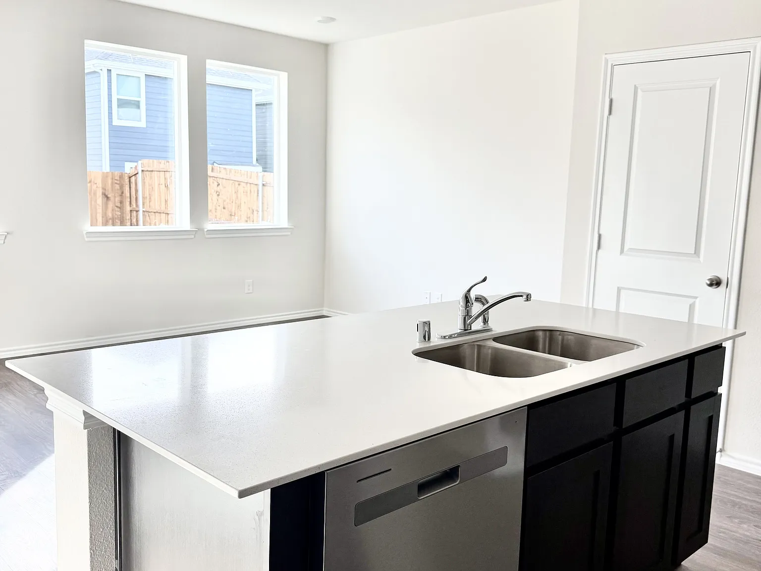 315 Tall Cedar Way — Photo 4