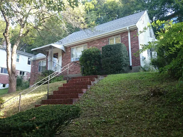 53 Wallis Rd, Brookline, MA 02467