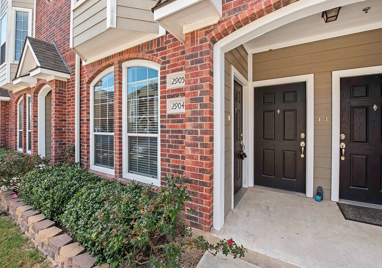 August 2027 Pre-Lease! Spacious 1 Bed 1 Bath At Beautiful Lakeridge! — Photo 2