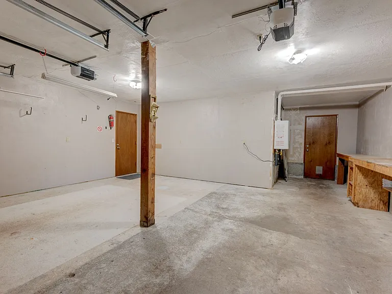 1638 Fern Pl — Photo 24
