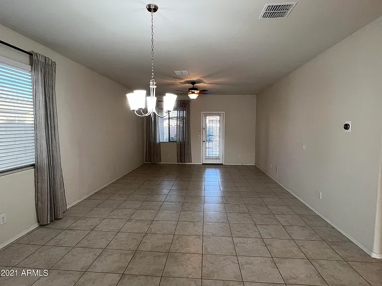 2210 N Saint Bonita Ln — Photo 5