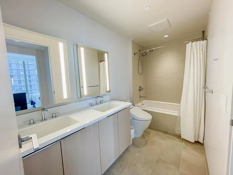 1001 Queen St #3009 — Photo 8