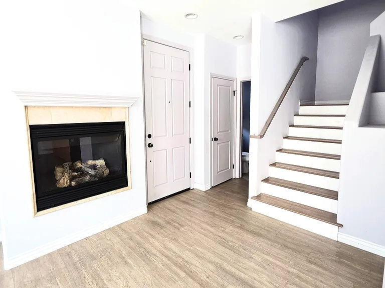 13438 Roselle Ave — Photo 9