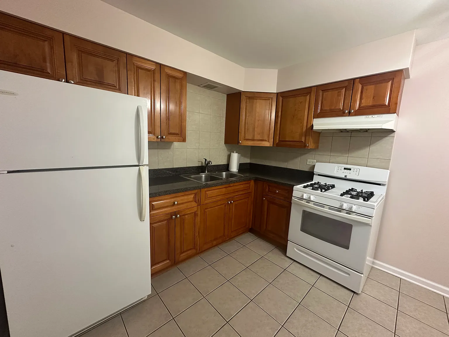 2 bed, 700 sqft, $1,575 — Photo 3