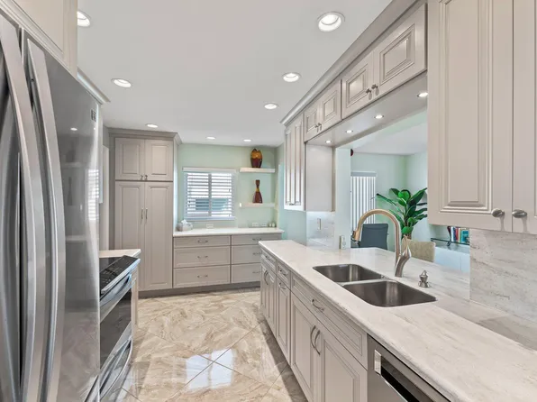 2102 SW 14th Place, Boynton Beach, FL 33426