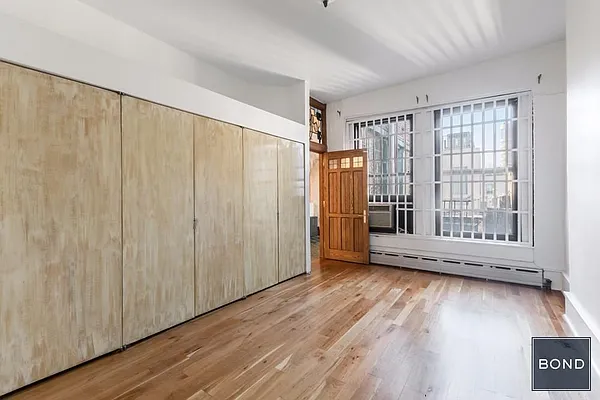 Rented by Bond New York | media 59