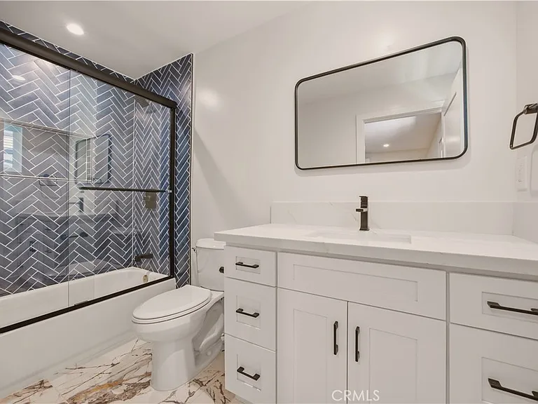 17024 Parthenia St — Photo 15