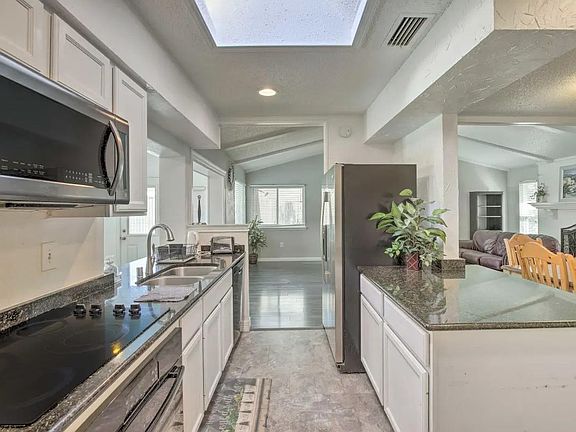 5th image of 3506 Brook Glen Dr