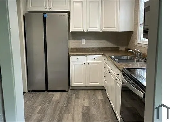 7201 Norton Ave — Photo 2