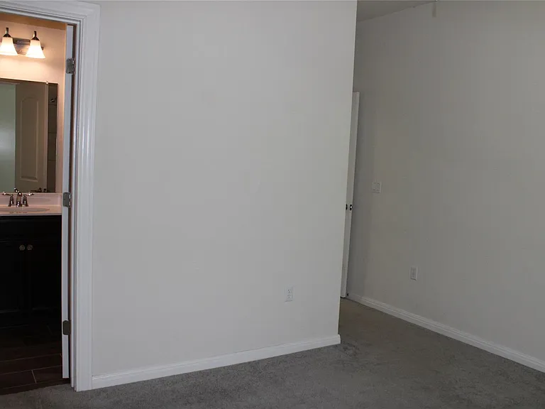 13902 Ilex Dr — Photo 13