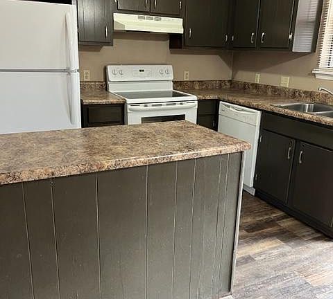 Kitchen - glass top stove