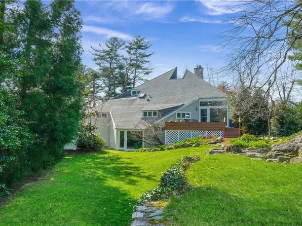 9 Serpentine Trail, Larchmont, NY 10538