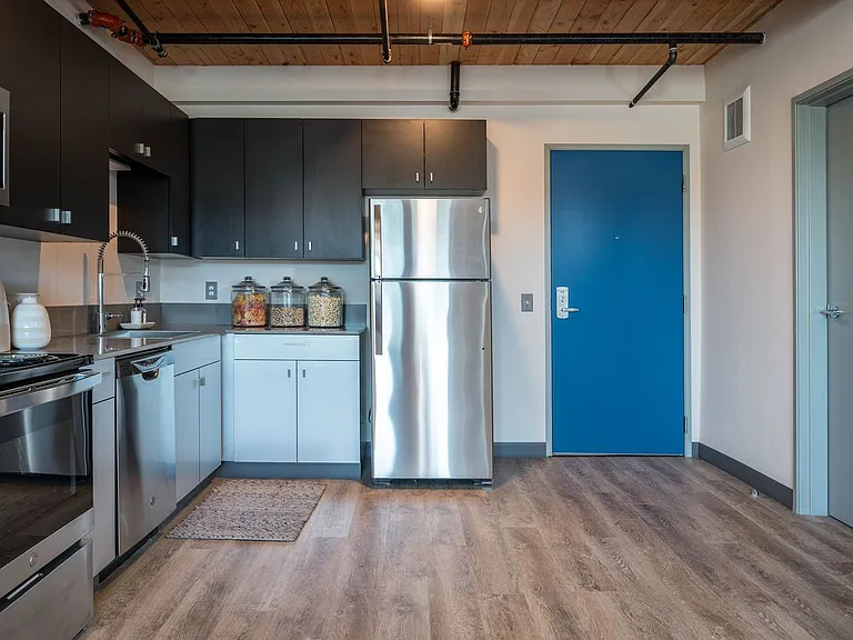 Dean River Apartments — Photo 49
