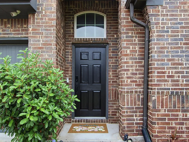 10406 Sill Prairie Dr — Photo 3