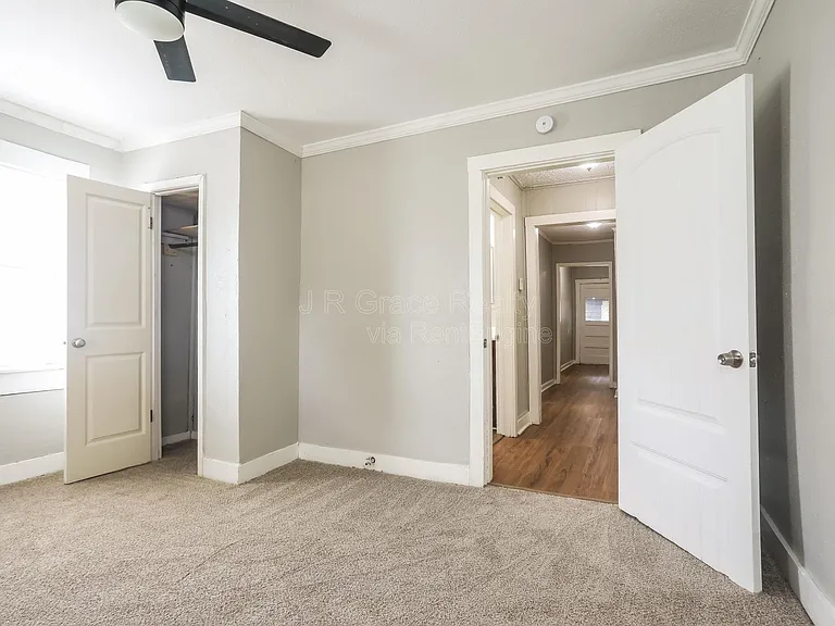 912 Clifton St — Photo 11