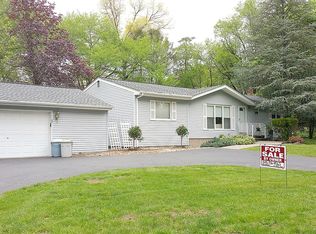 1 Brian Ln, Chestnut Ridge, NY 10977