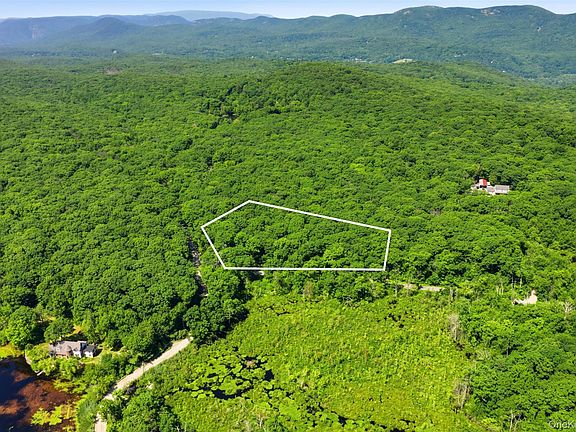 3rd image of 599 E Mountain Road N