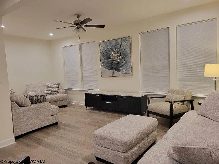 39 Dover Ct — Photo 25