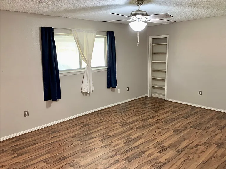 9914 El Chaco St — Photo 10