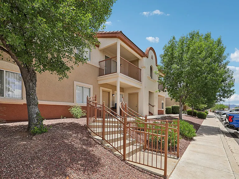 7-web-or-mls-N Skyline Dr-0506-907
