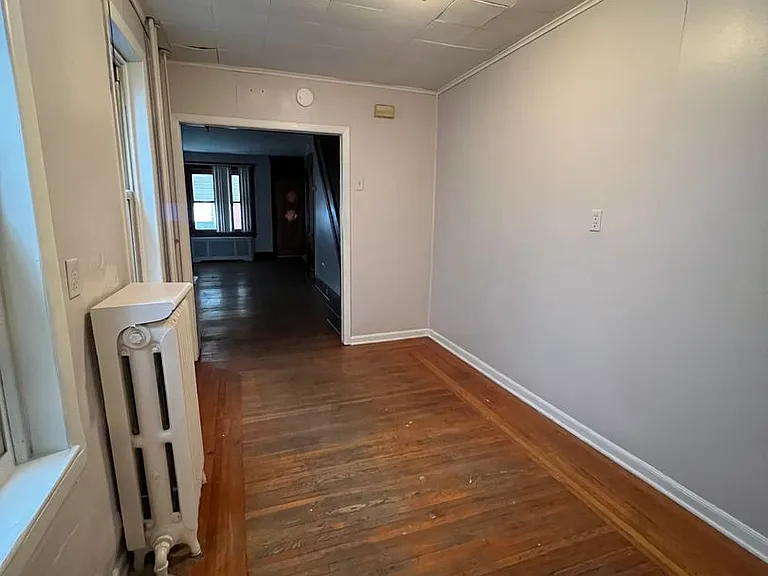 909 Marion St — Photo 6