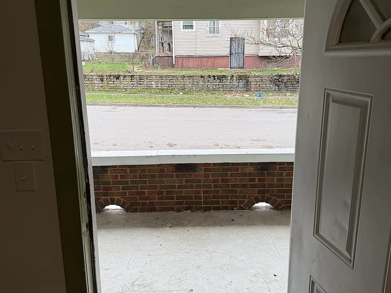 732 Rockford Ave #1 — Photo 32